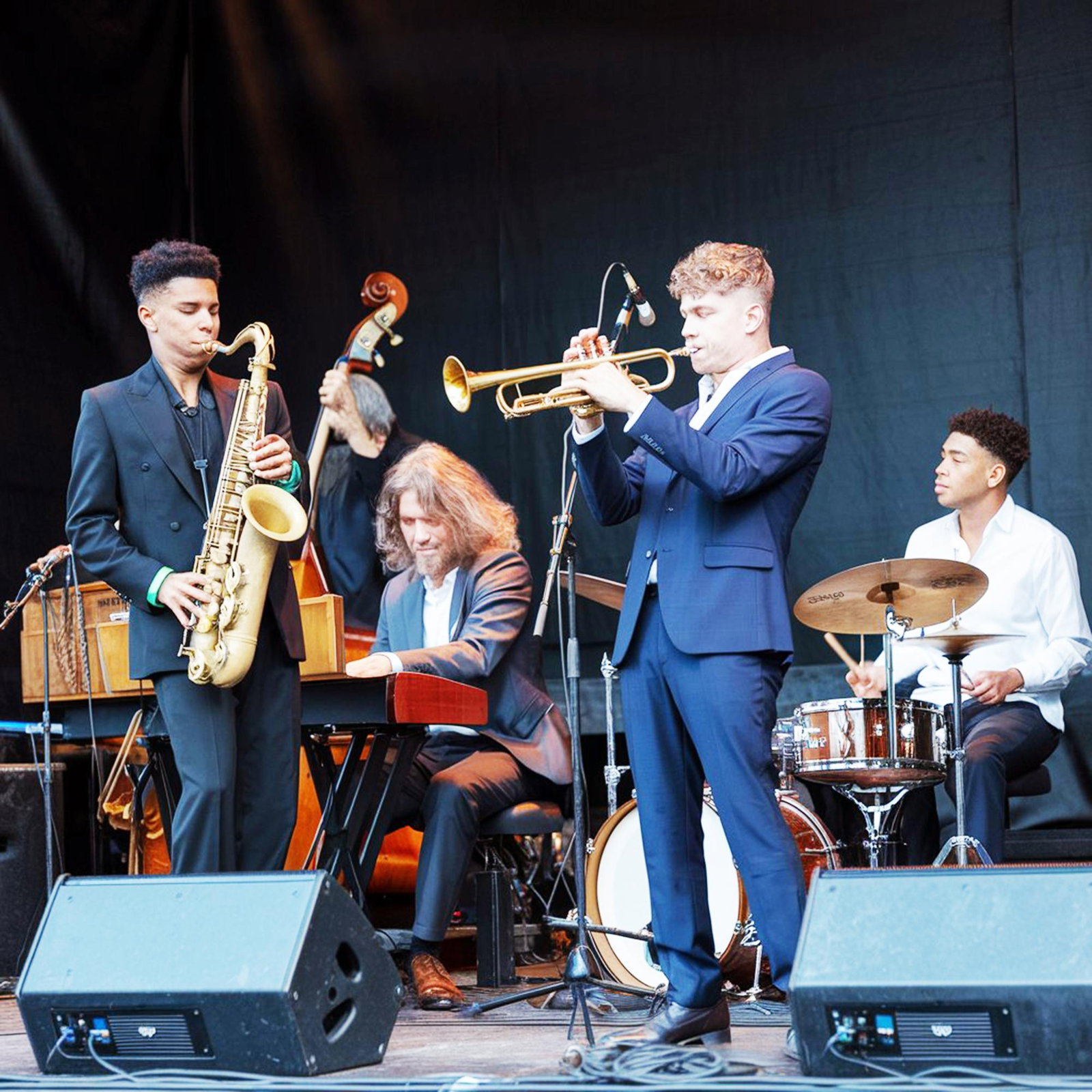 Upbeat Lounge Jazz Playlist