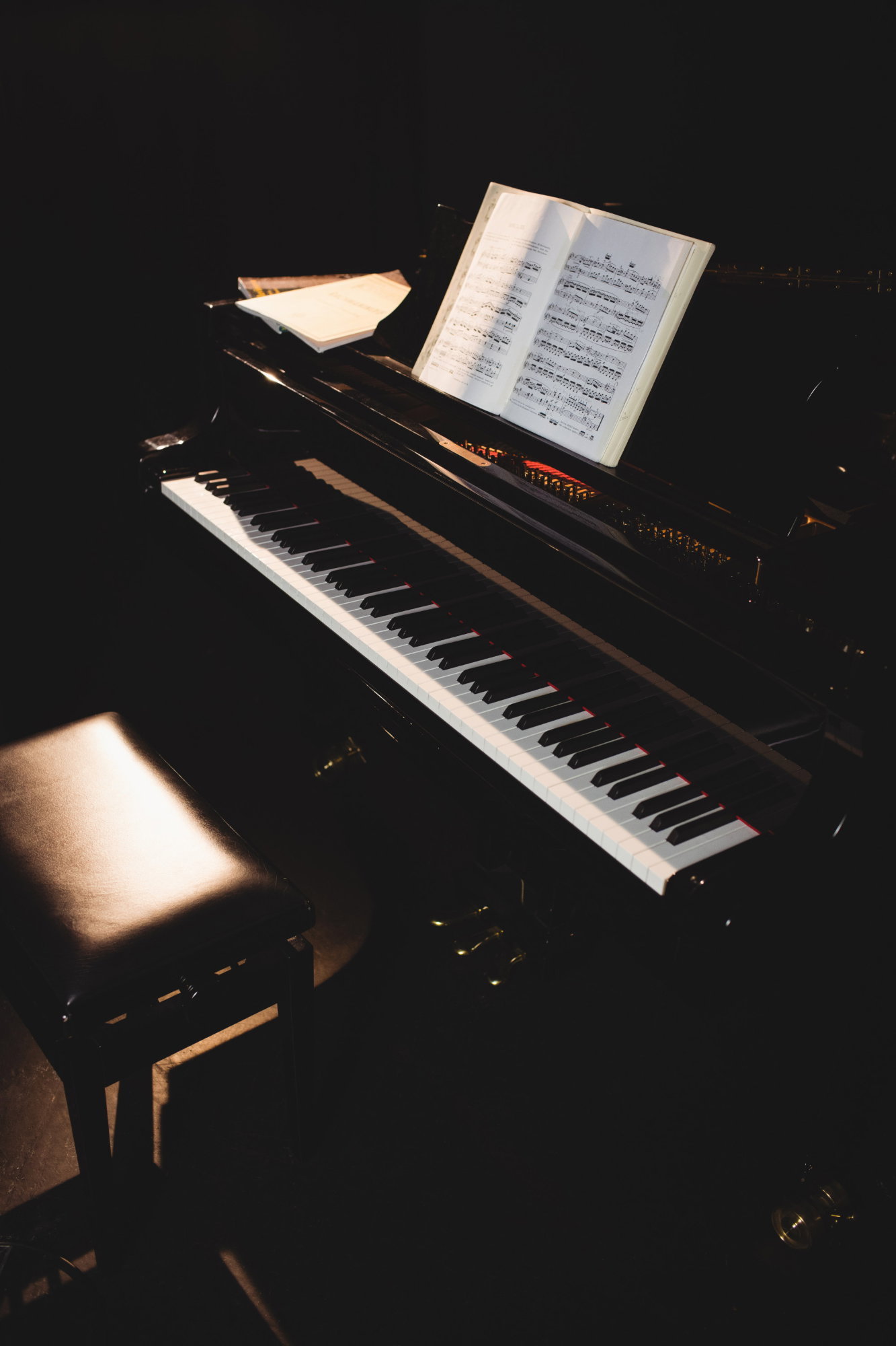 Instrumental Ambient Neoclassical Piano